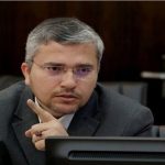 افزایش پلکانی حقوق در سال آینده منتفی نشده است